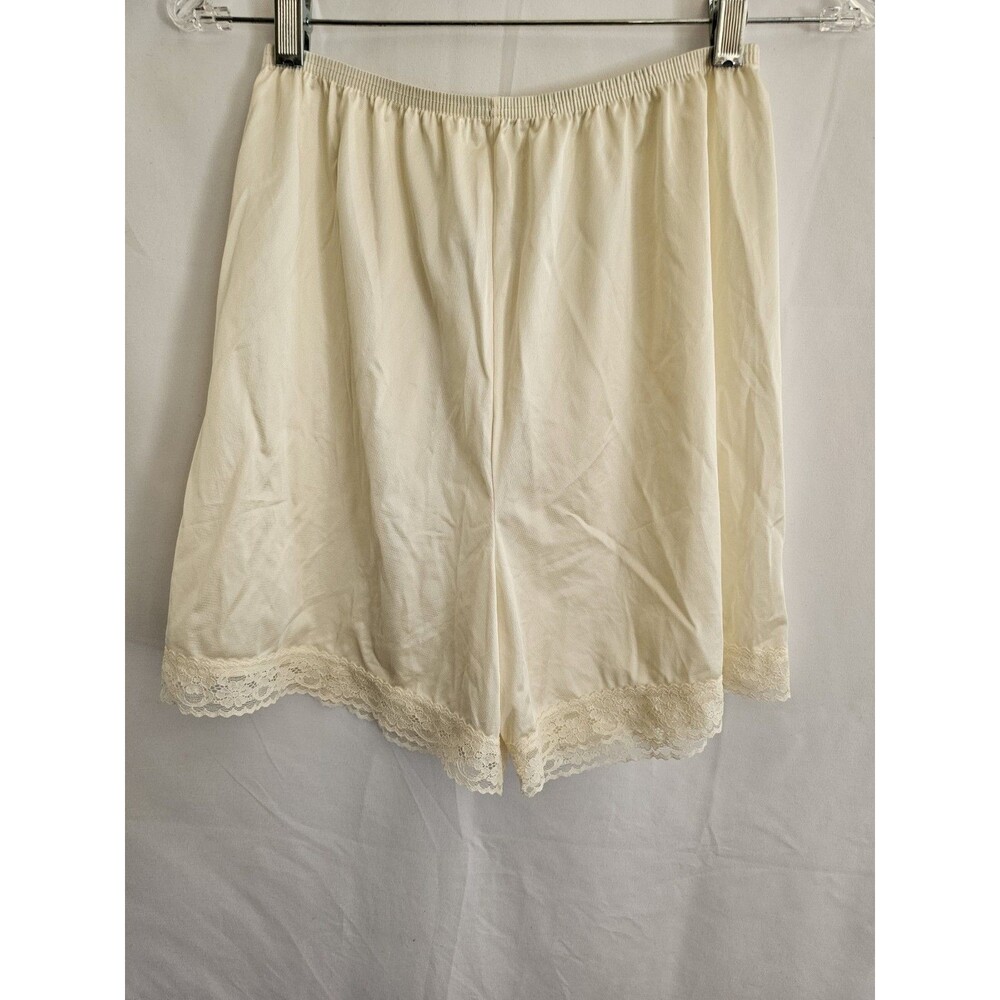 VTG Vanity Fair Ivory Shorts Half Slip Medium 16" Pettipant Bloomers Tap Knicker